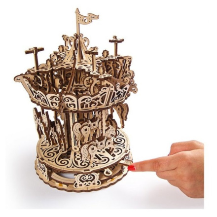 UGEARS 3D puzzle Kolotoč 305 dílků 135989