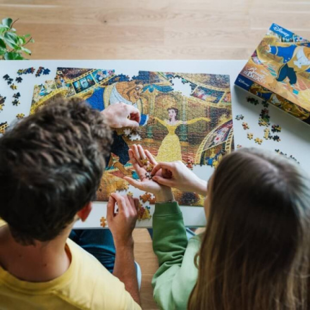 TREFL Puzzle Premium Plus Iconic Moments: Kráska a zvíře 1000 dílků 160972