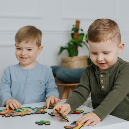 TREFL Dřevěné puzzle Cocomelon: Veselý Cocomelon 24 dílků 161012