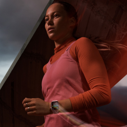 Apple Watch Series 9 41mm Cellular Růžový hliník se světle růžovým sportovním řemínkem - S/M MRHY3QC/A