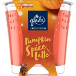 Glade svíčka vonná Pumpkin Spice Latte, 129 g